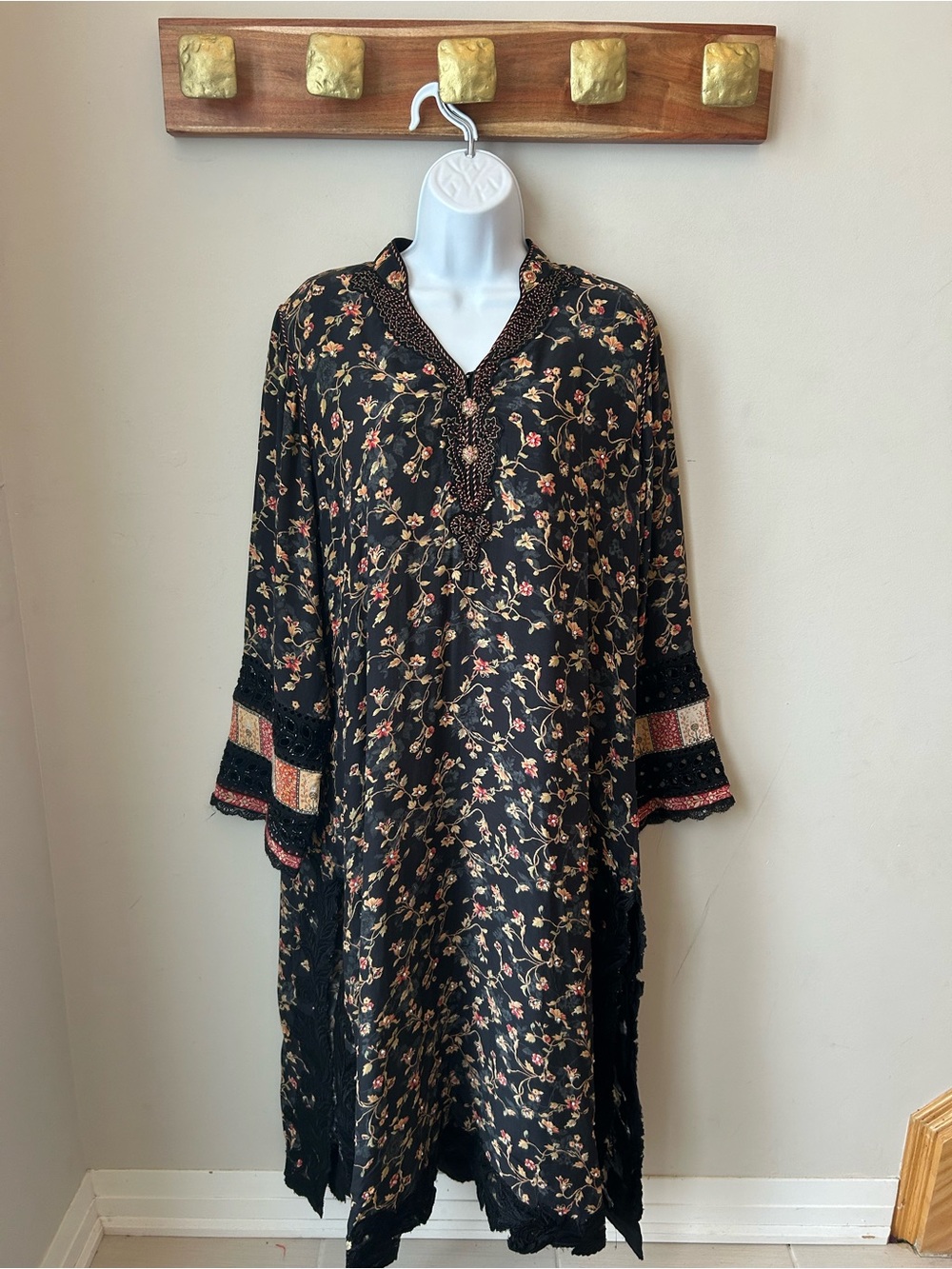 Boho Luxe Embroidered Kaftan Tunic Dress | Johnny Was Style Floral Artisan Large